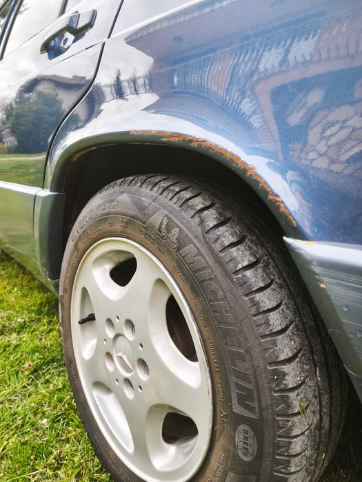 Mercedes-Benz 190 2.0D