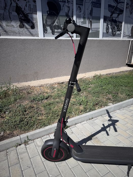 Електрическа тротинетка Xiaomi 4 pro 2