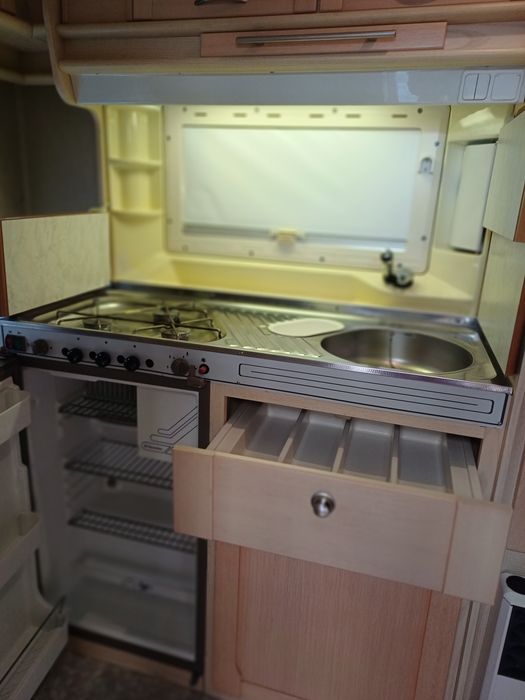 Vind rulota HOME - CAR ,  , import Olanda  an 1996 , fab de  grup  chateau .