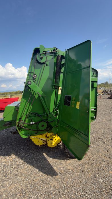 Presa de balotat John Deere 550