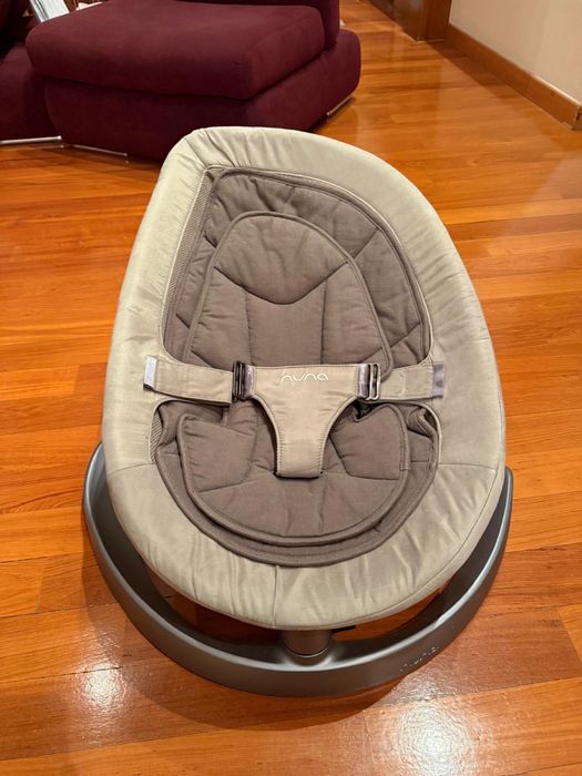 Sezlong Leaf Curv, Almond, Nuna