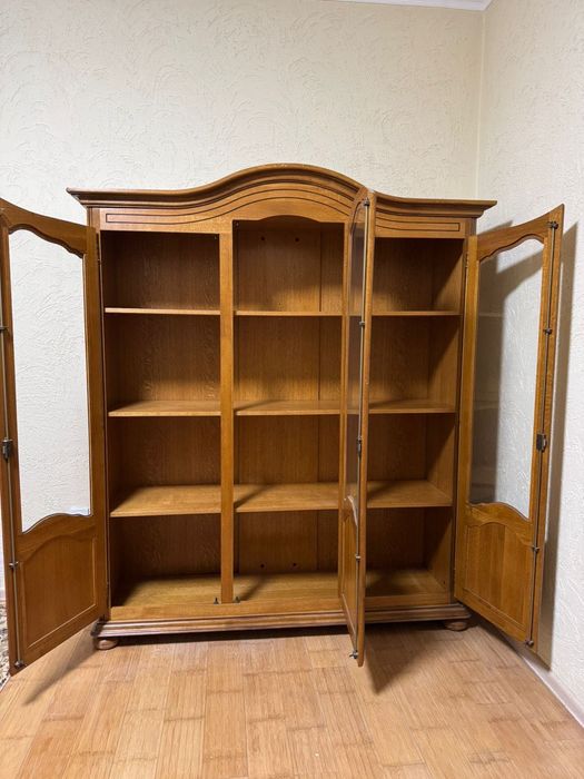 СРОЧНО! Продам дубовый шкаф