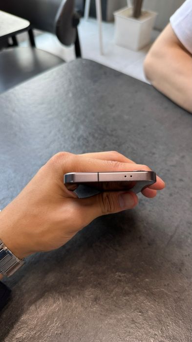 Продам samsung galaxy s24 в сером цвете 8/128