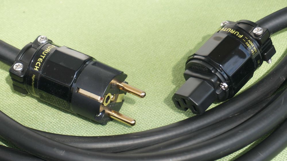 Cablu alimentare audio High-End Furutech FP316 + distribuitor Furutech