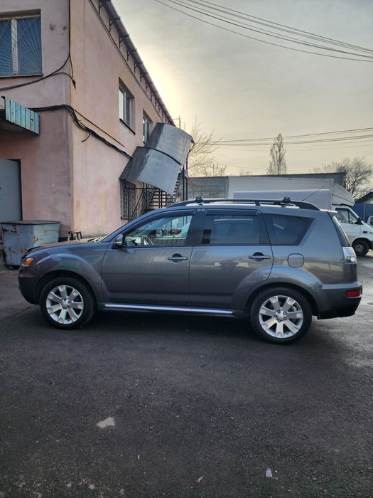 Продам митсубиси аутлендер XL