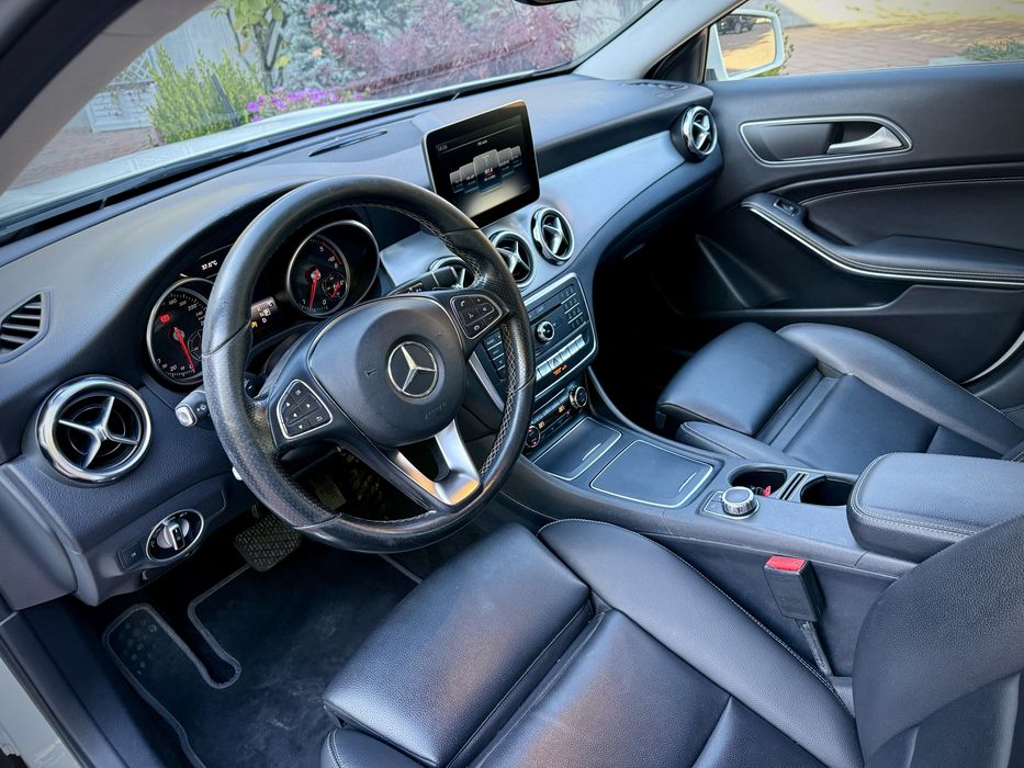 Mercedes Benz GLA 200d Facelift!!Apple Carplay!P.J Garantie 12 Luni!