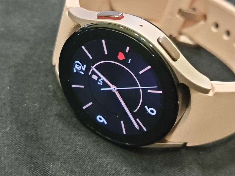 Смарт часовник Samsung watch 5 - дамски