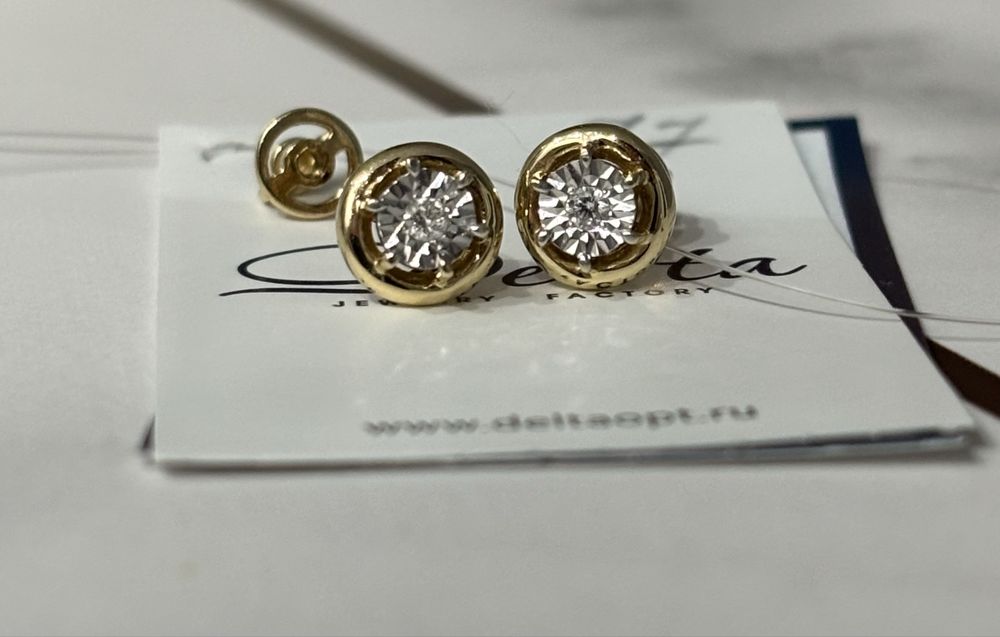 золотые серьги, бриллиант гвоздики, пусеты