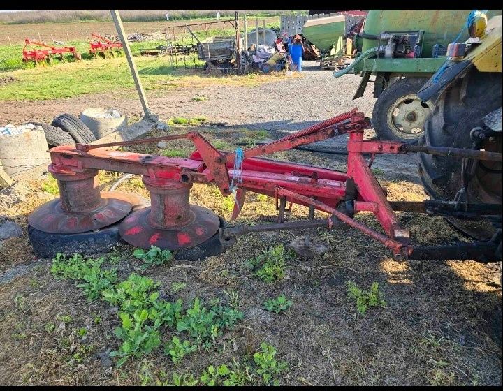 Трактор Болгар ТК-80 плюс дискова косачка и плуг