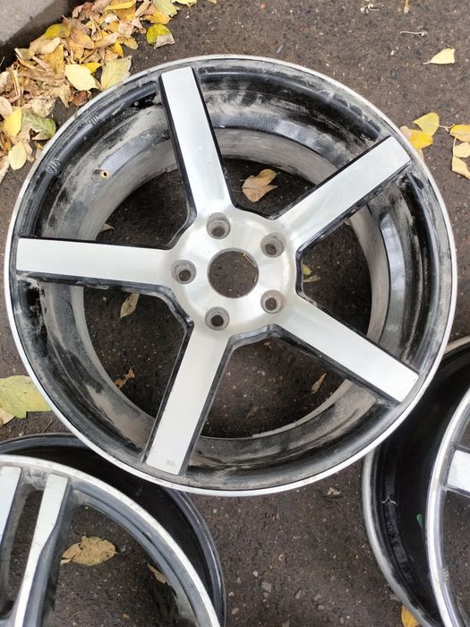 Продам диски 3 одинаковые 1 другой