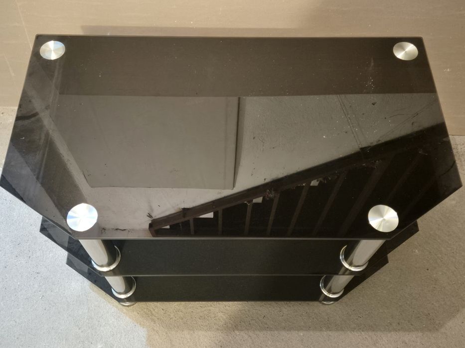 стъклена ТВ маса