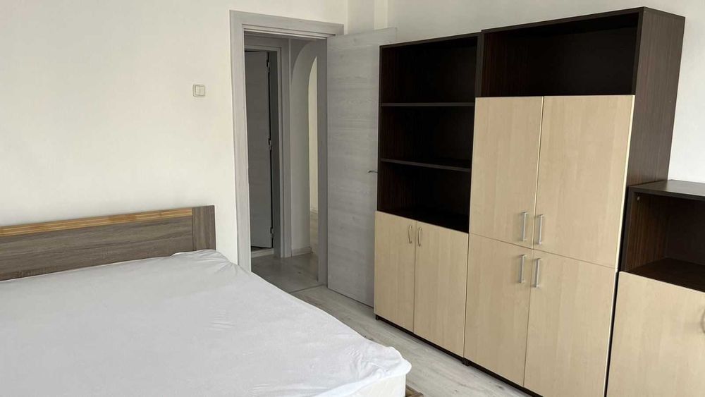 Просторен и огромен Тристаен апартамент в кв. Кършияка