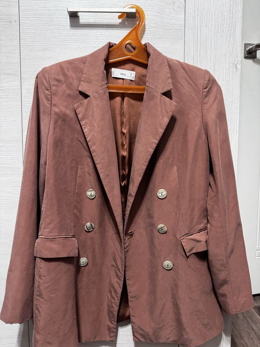 Срочно продам костюм