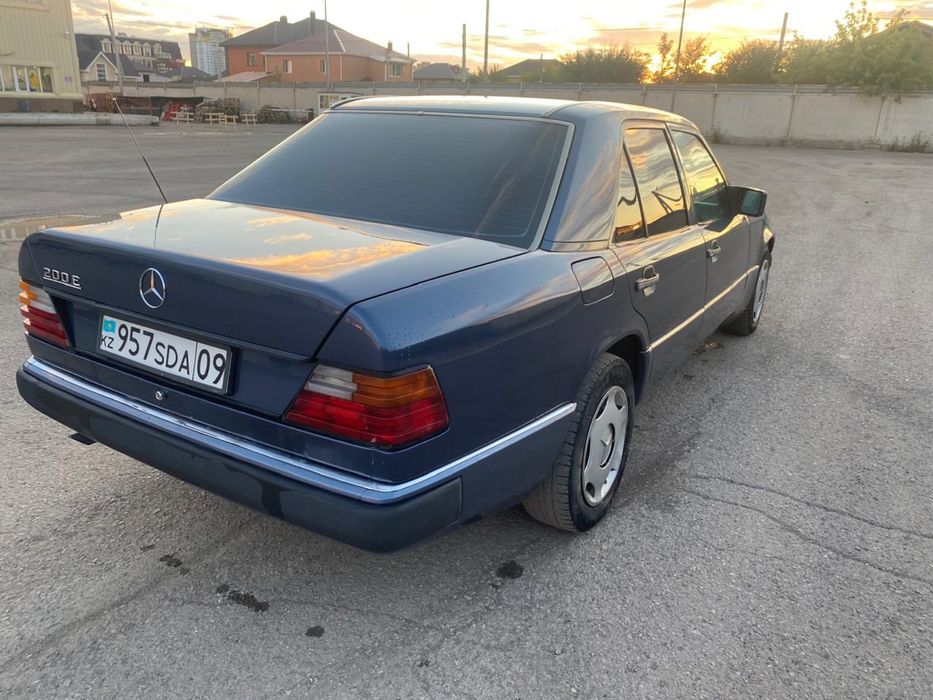 Продаю мерс в отличном состаяни