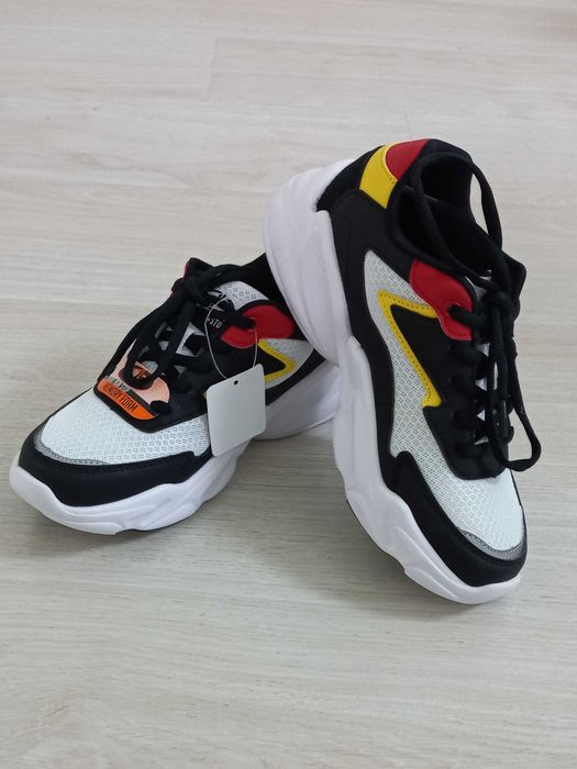 Продам кроссовки НОВЫЕ