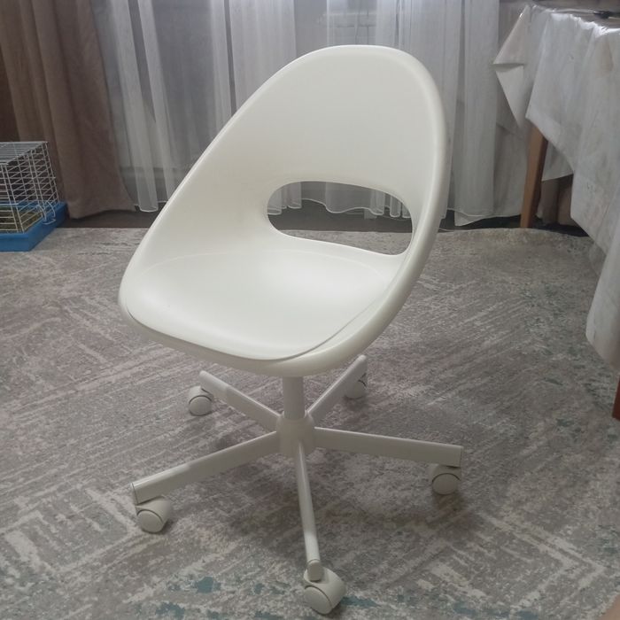 Стул из Икеи , в хорошем состоянии