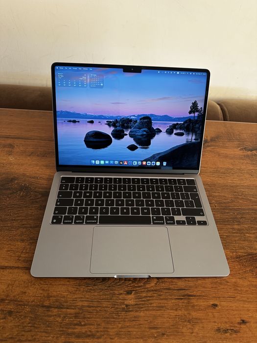 Apple MacBook Air 13.6” M3 / 16GB / 256GB SSD –