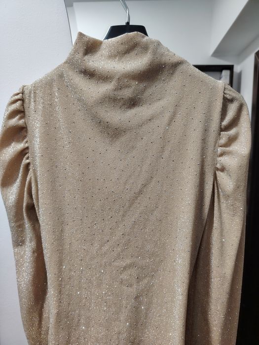 Нова! Дамска блуза с камъни в бежово