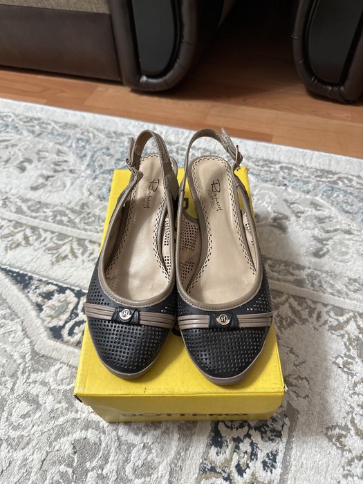 Продам босоножки