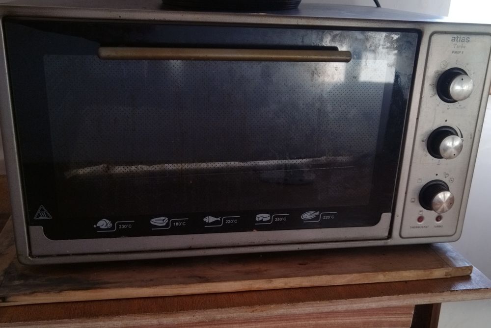 Продается электрическая духовка 250 тыс сум