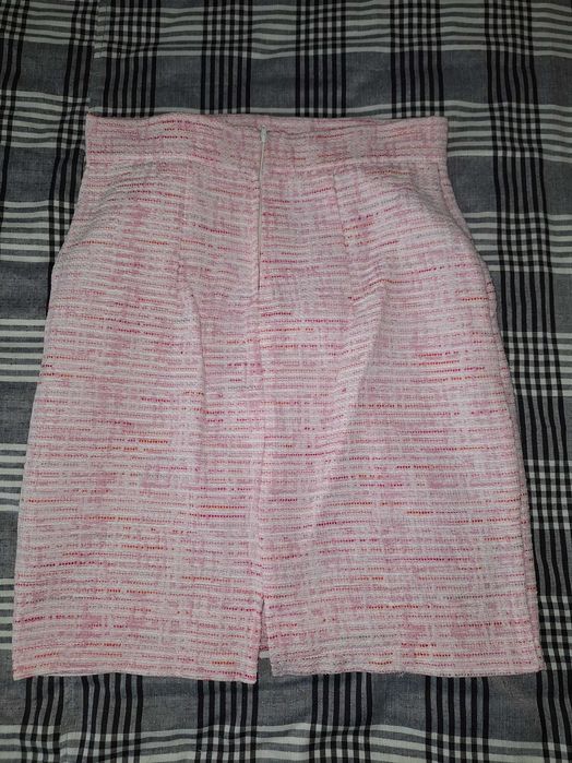 Пола в нежен розов цвят