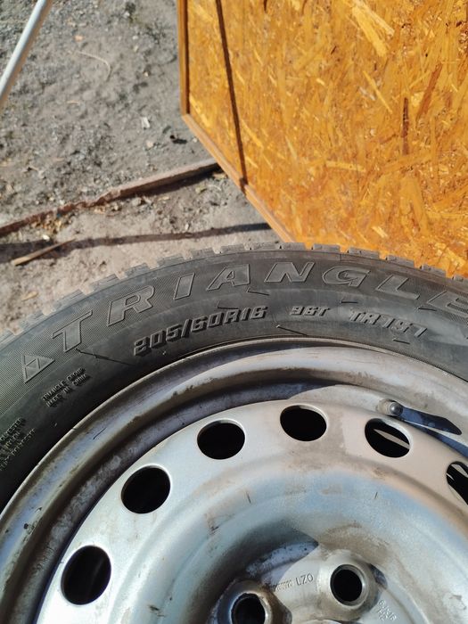 Продам зимние шины р16