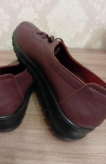 Продам туфли женские