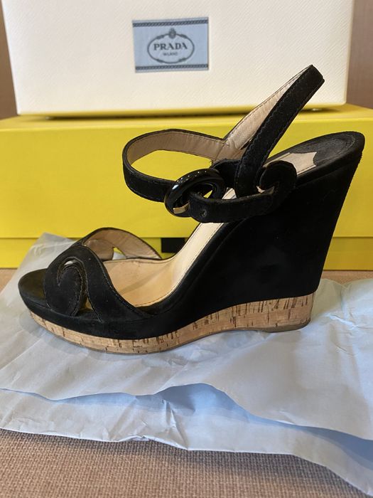 Prada босоножки 25000