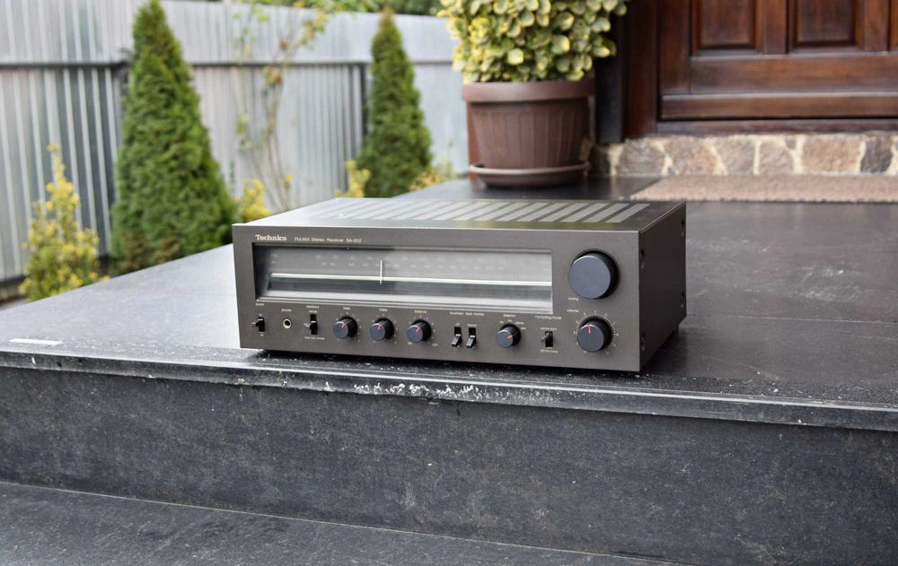Amplituner Technics SA-202, amplificator