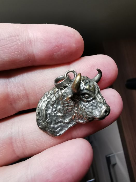 Pandantiv argint cap de taur de lupta