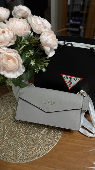 Оригинальные сумки Guess