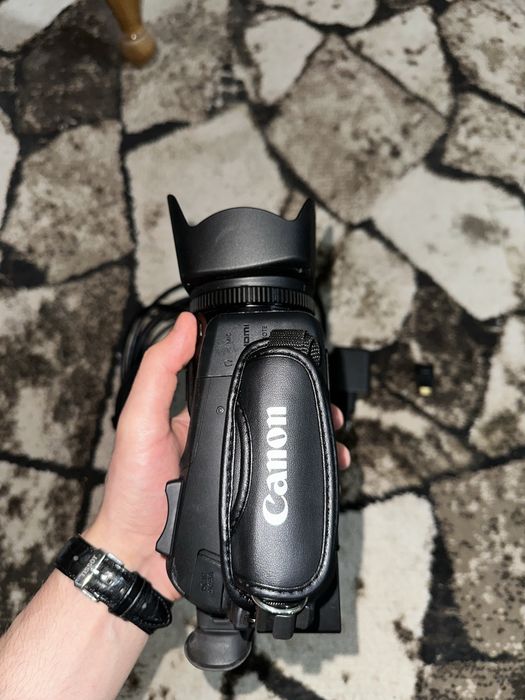Canon видеоаппарат продаётся в срочном порядке