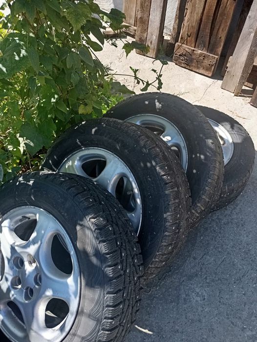 Шины с дисками на Subaru
