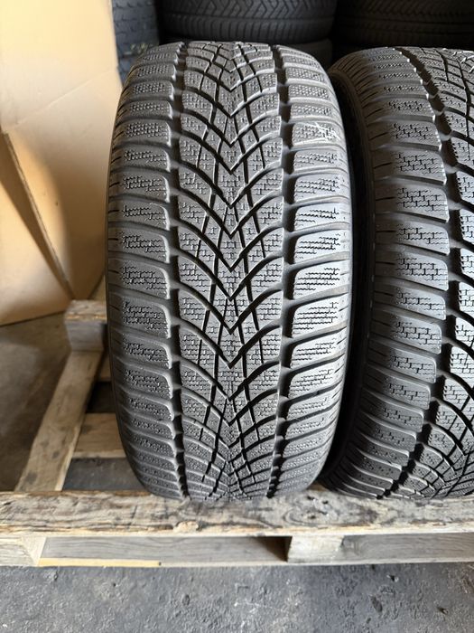 2 anvelope iarna 225/45/17 Dunlop 7.7 mm!