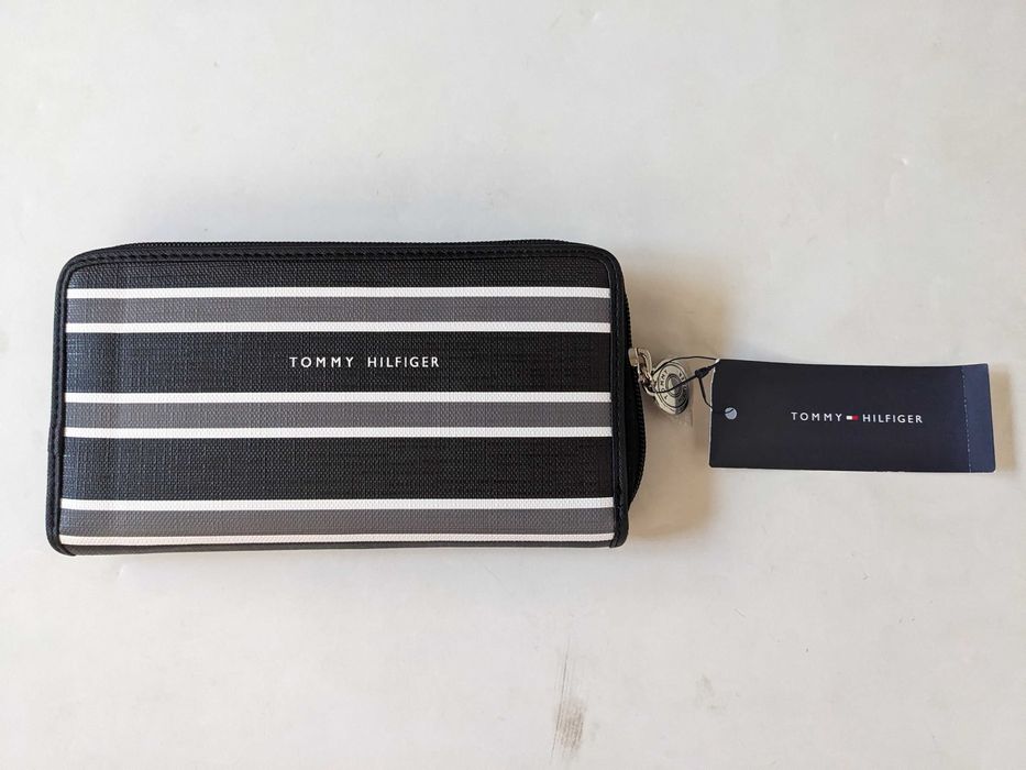 Tommy Hilfiger чисто ново дамско портмоне от Сащ