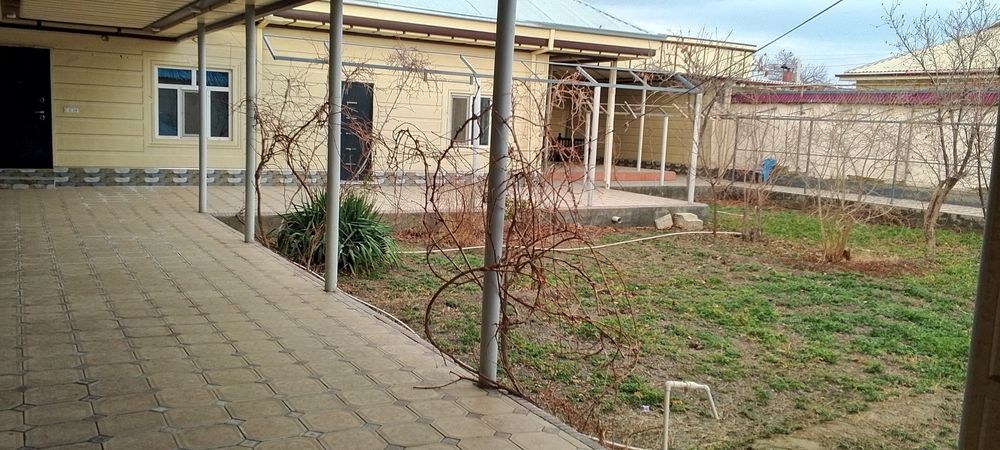 Ховли Дача сотилади