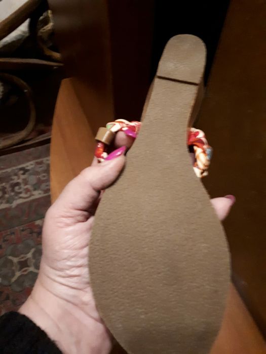 Босоножки шикарные