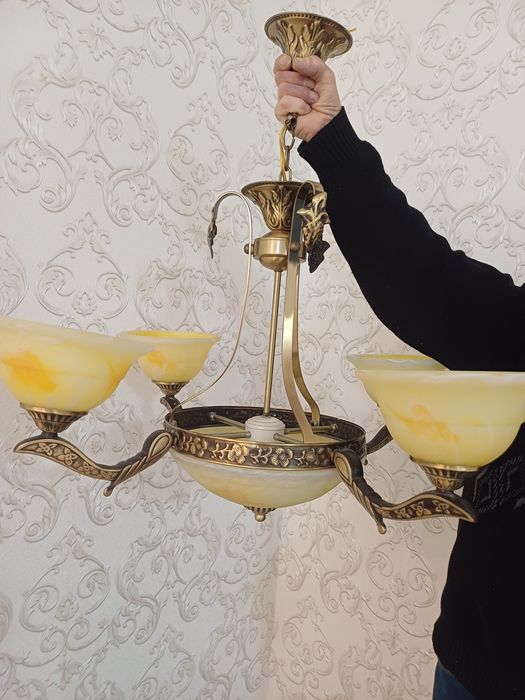 Люстра четырехрожковая