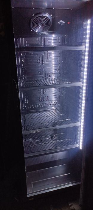 Vitrine frigorifice verticale