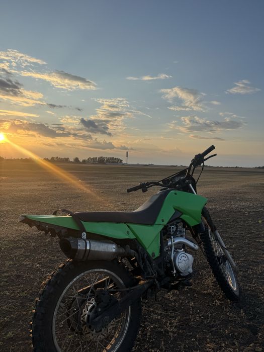 Эндуро мотоцикл Lifan 200