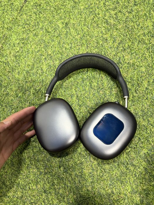 AirPods Max lux
