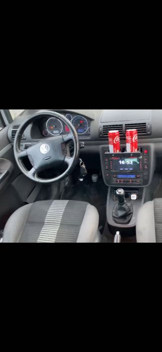 Vând sau schimb sharan 2008