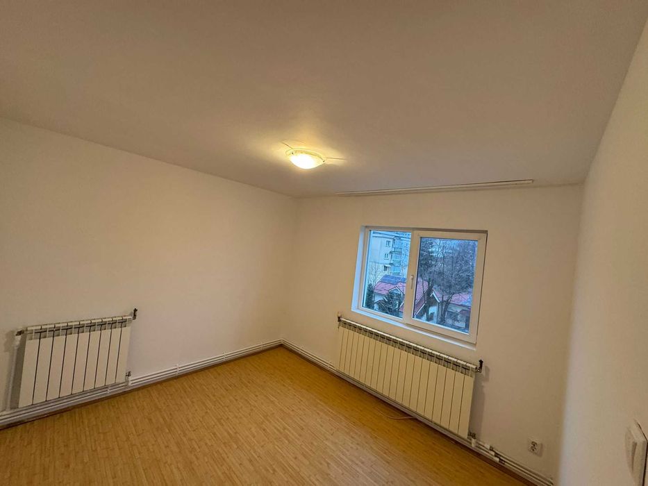 Vând apartament cu 3 camere