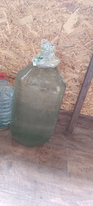 Продам бутыль на 20 литров