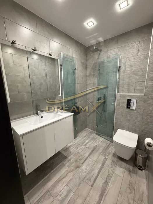 Под наем Тристаен апартамент в Южен! 71862777