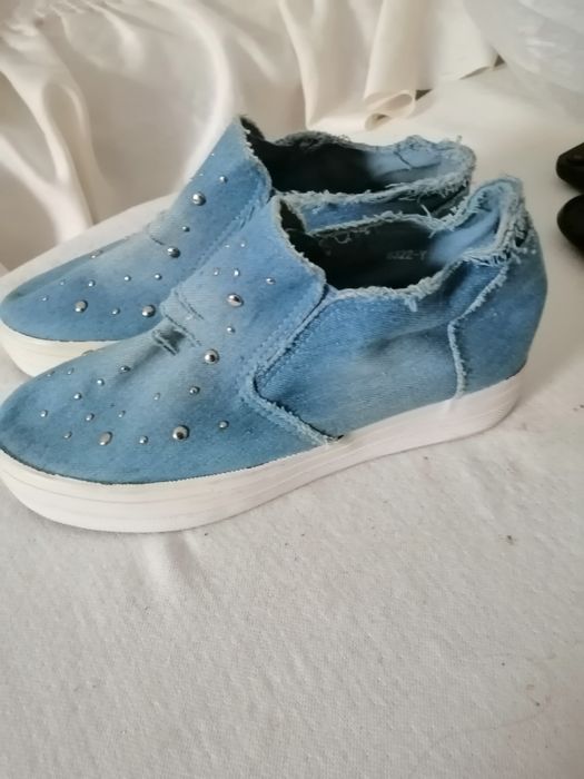 Обява 23 Нови дамски обувки