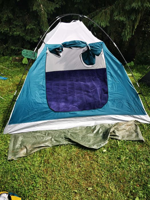 Cort pentru 3 persoane