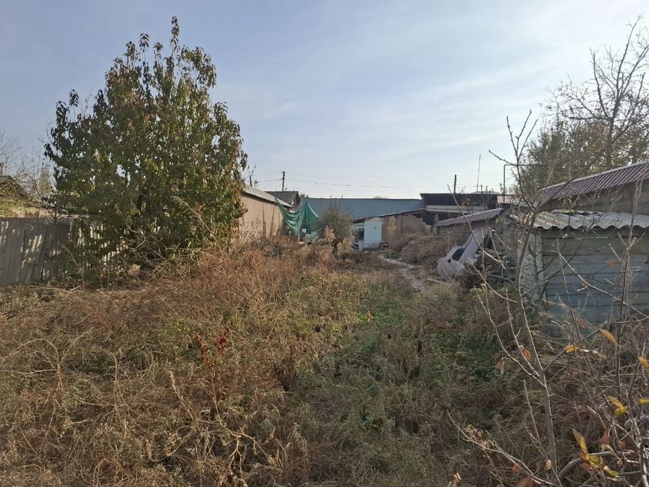 Ховли ер сотилади