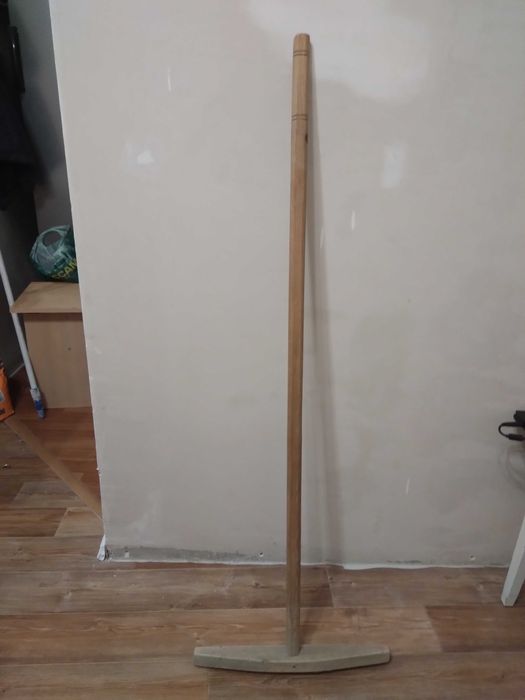 Продам деревянную швабру бу