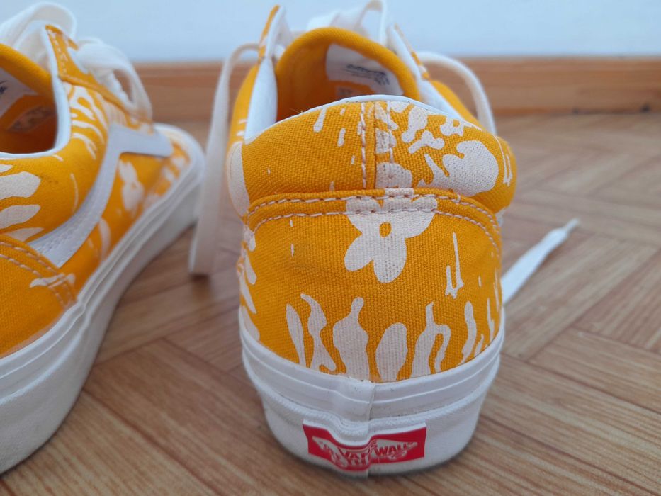 Оригинални кецове Vans от Англия 38.5,но отговарят на 37.5-38 номер